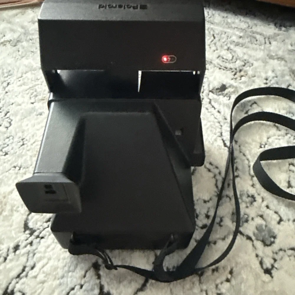 Vintage Polaroid Sun 600 LMS Camera Powers On
